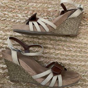 Aerosoles Platform Sandals- So comfortable!